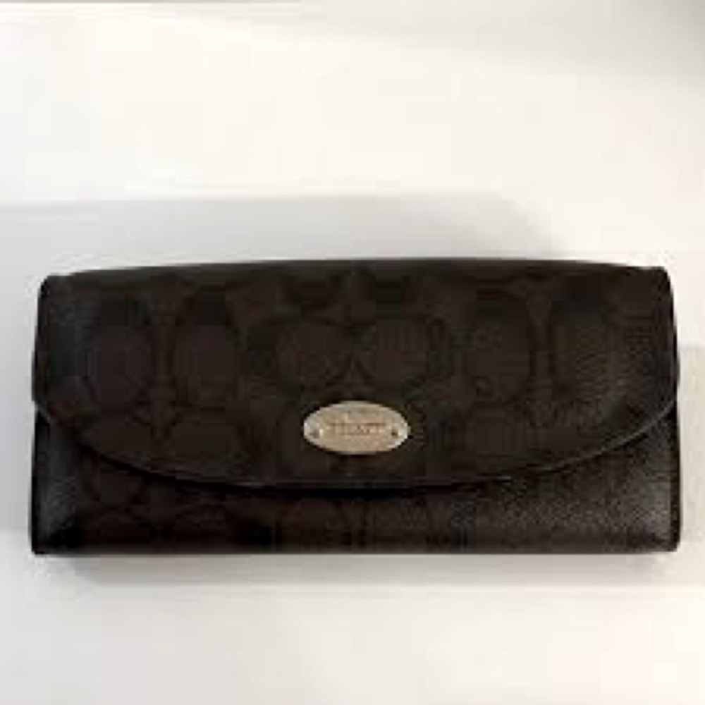 Classic Coach Wallet Clutch monogram in brown, like new no scuffs or scratches.